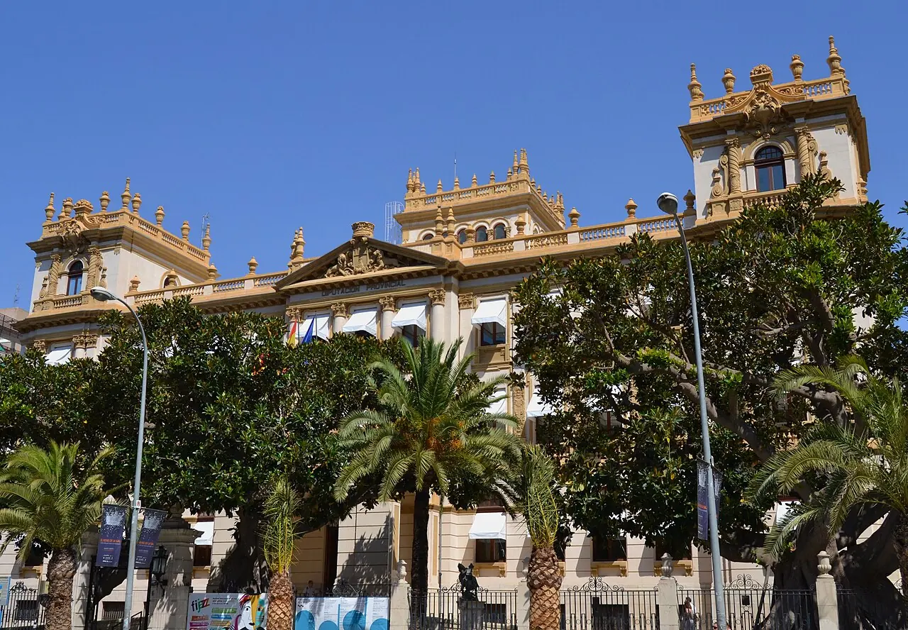 The provincial palace in Alicante's Ensanche district