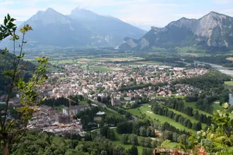 Le village de Bad Ragaz et la vallée environnante vus d’en haut