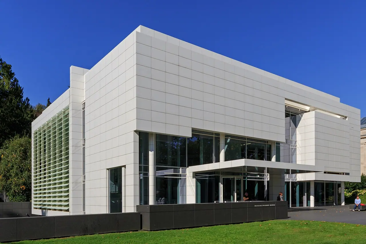 The white Museum Frieder Burda building beside the park