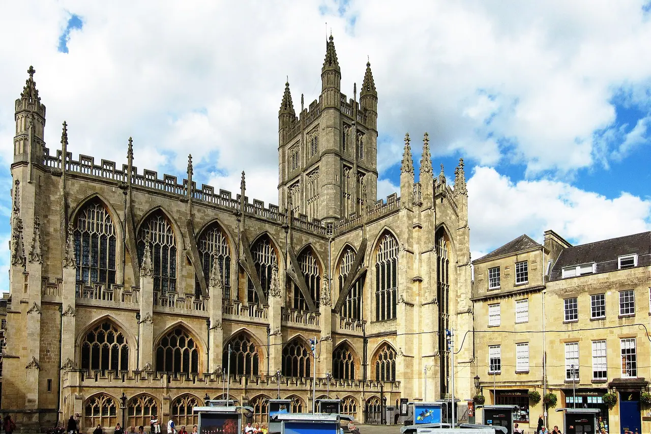 Bath Abbey viewed from the surrounding pedestrian streets