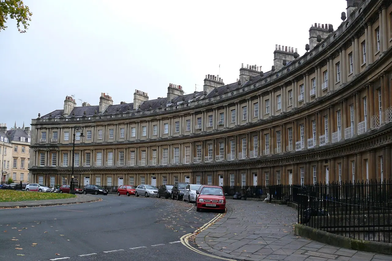 The curved Georgian terrace and columns of the Circus in Bath