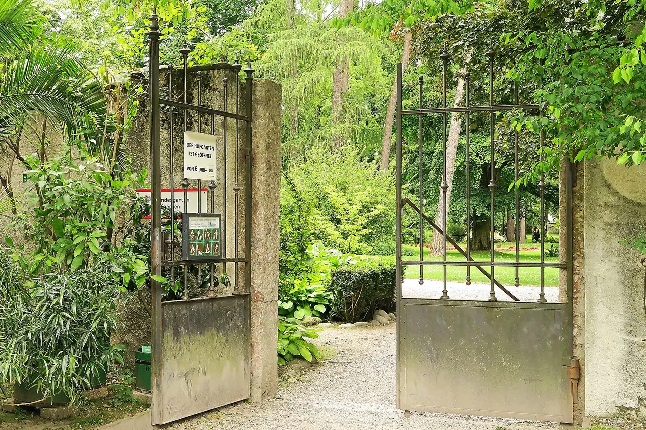An entrance and trees in Innsbruck's Hofgarten