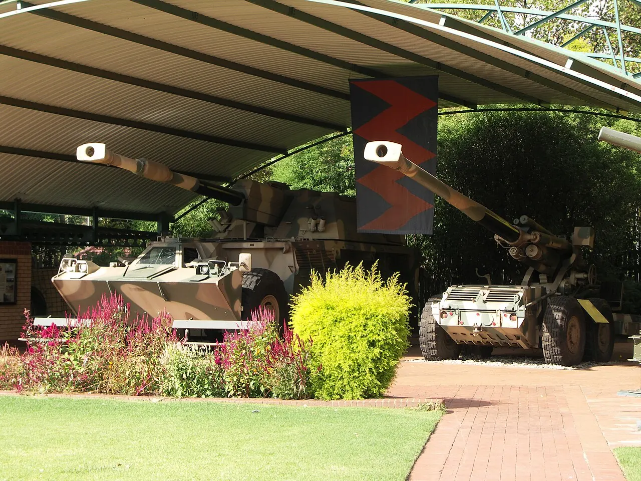 G5 and G6 artillery displayed outdoors at the Military History museum in Johannesburg