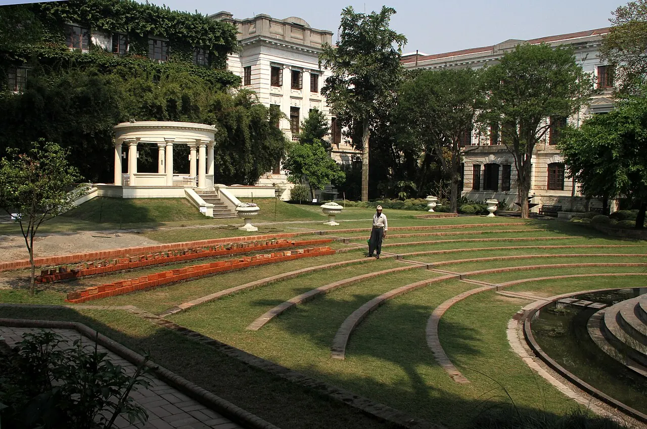 Pavilions, lawns and curved amphitheatre steps in the Garden of Dreams
