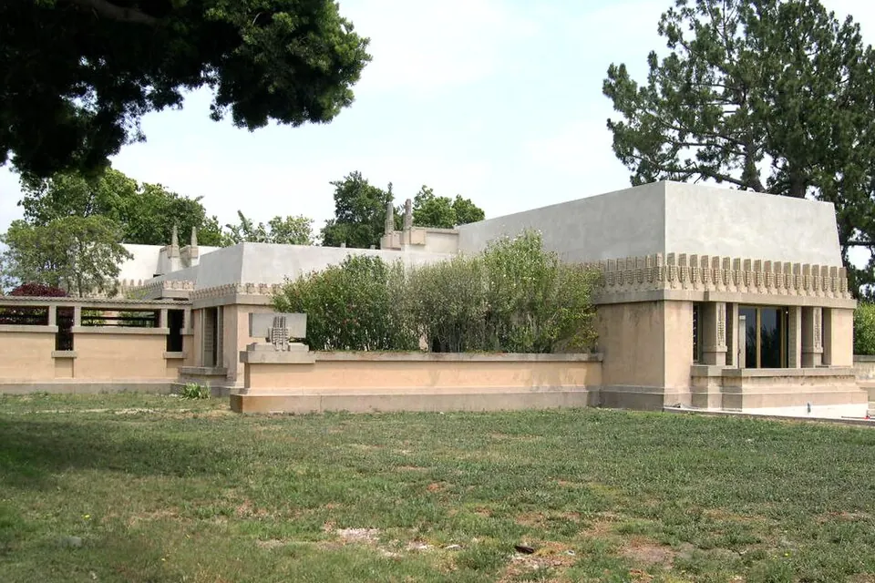 Hollyhock House facade and courtyard within Barnsdall Art Park