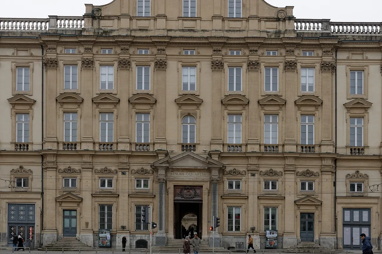 Facade of Lyon's Museum of Fine Arts facing Place des Terreaux