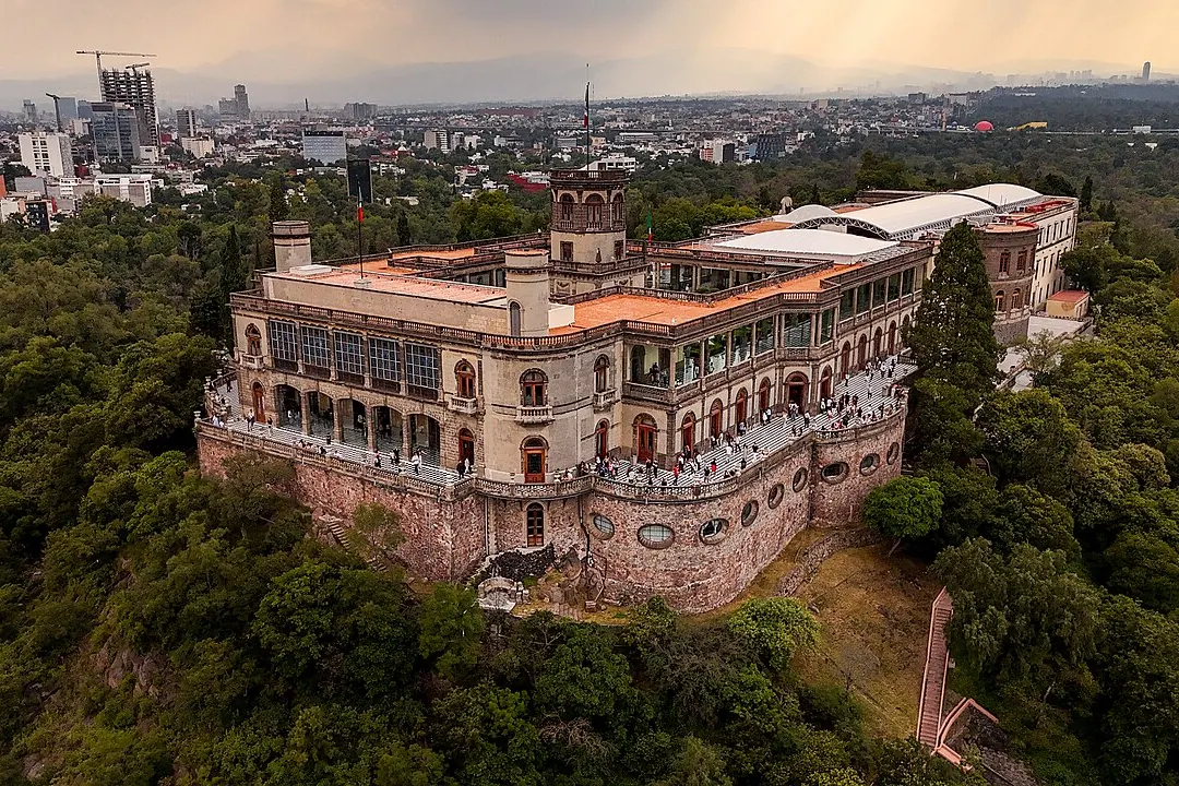 Aerial view of Chapultepec Castle and its hilltop surroundings