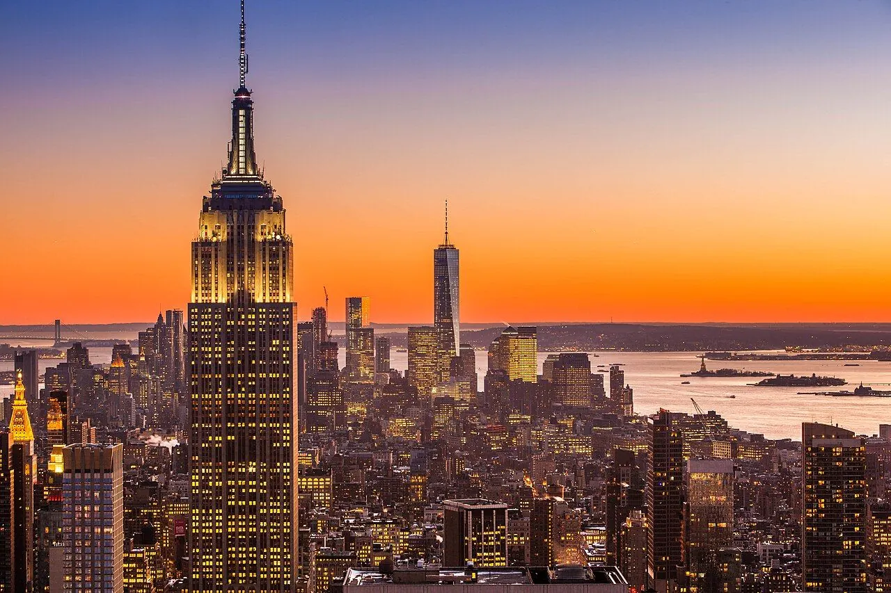 Empire State Building standing above Midtown and Lower Manhattan's skyline