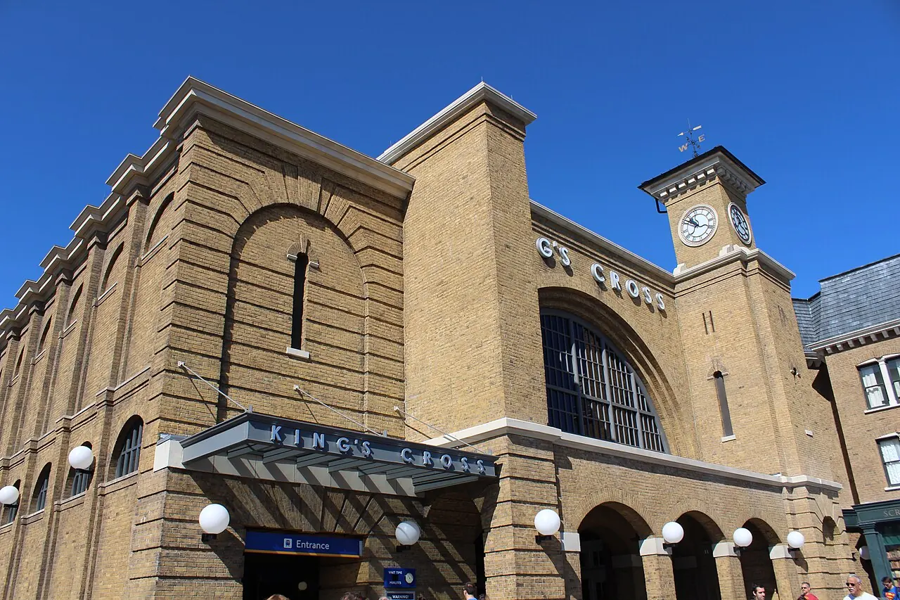 The themed King's Cross station facade at Universal Studios Florida