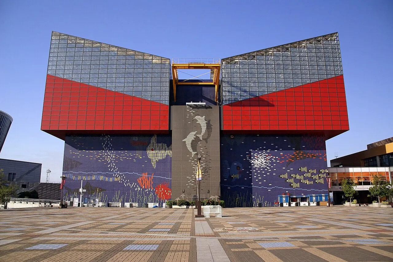 The distinctive red-and-blue exterior of Osaka Aquarium Kaiyukan at Tempozan