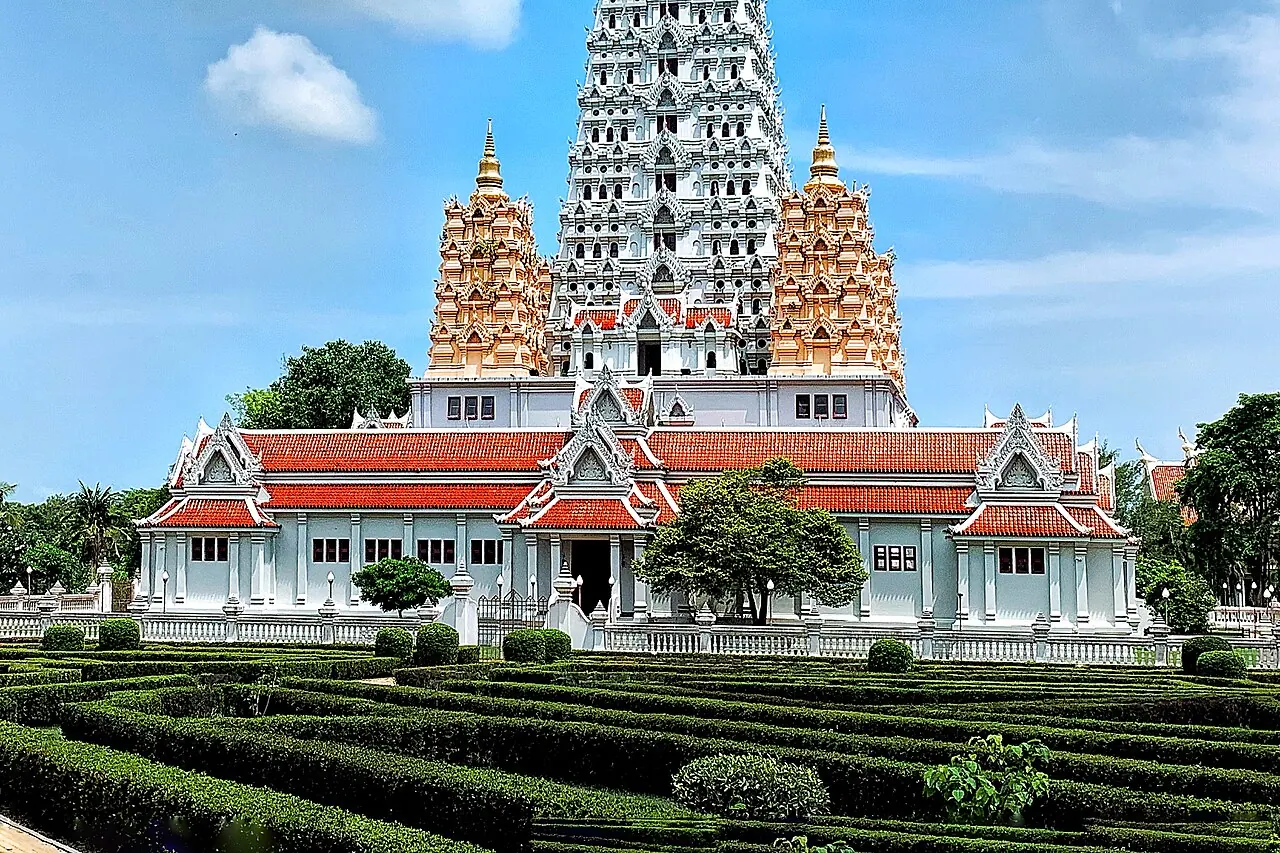 A white temple building at Wat Yansangwararam near Pattaya