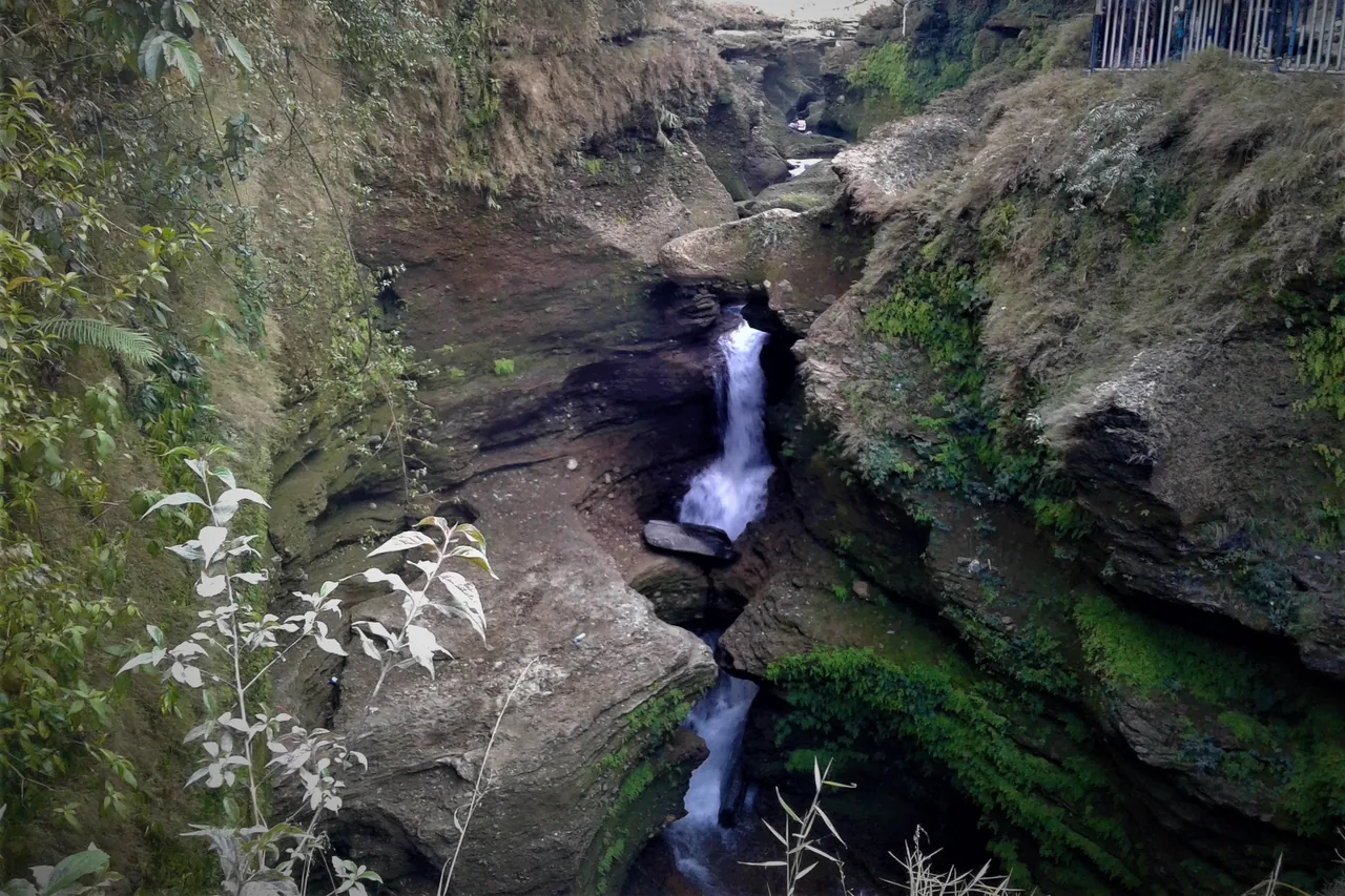 Water flowing into the chasm at Davis Falls