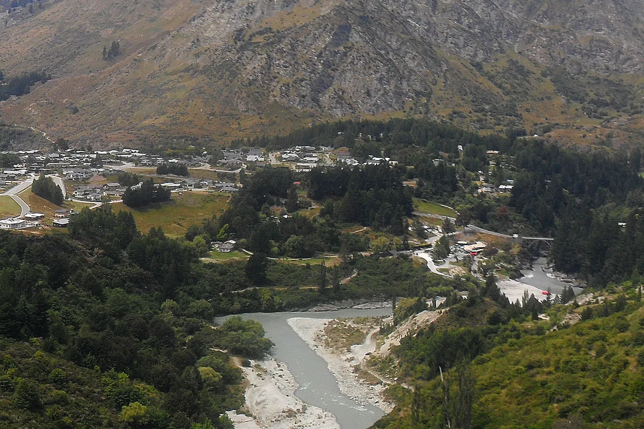 The Shotover landscape at Arthurs Point