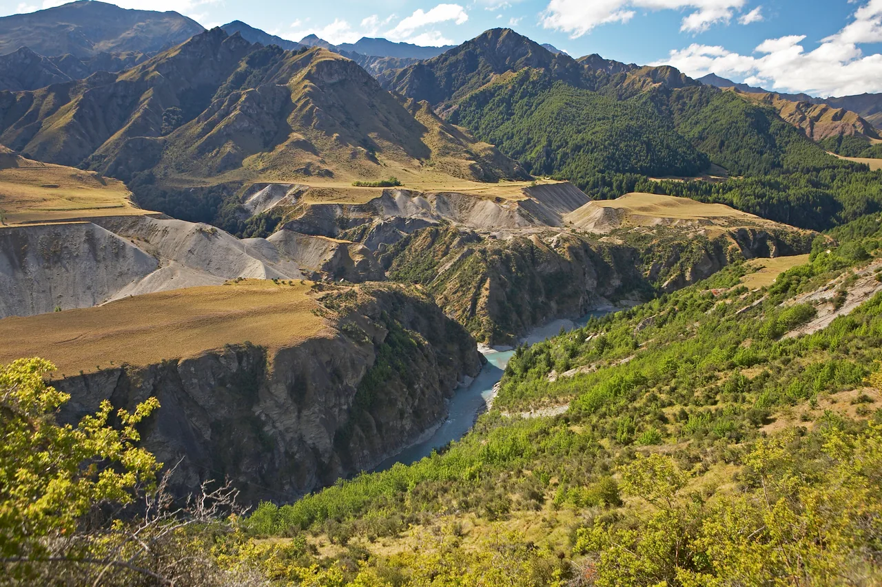 Skippers Canyon and the Shotover River seen from Maori Point Saddle