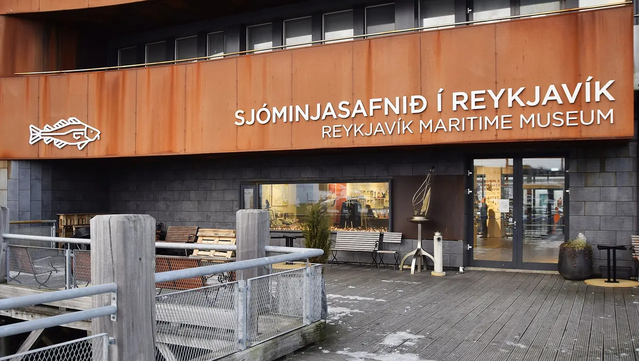 The signed entrance to Reykjavik Maritime Museum by the old harbour