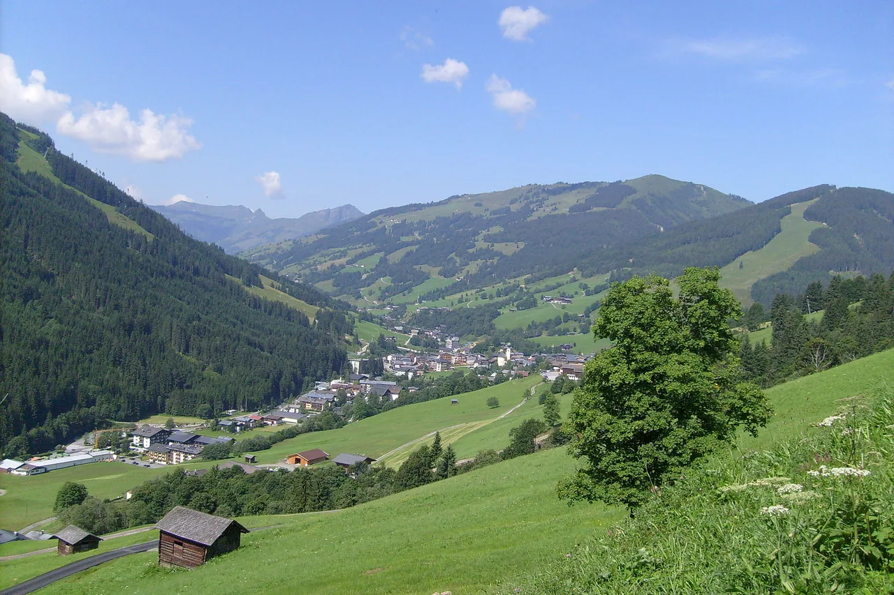 Saalbach und das Glemmtal vom Hang des Kohlmais aus gesehen