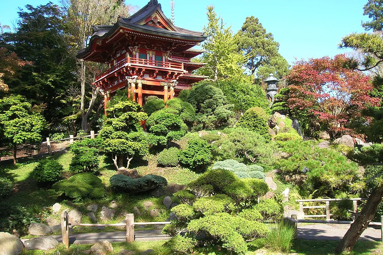 Pagoda, pond and planting in the Japanese Tea Garden