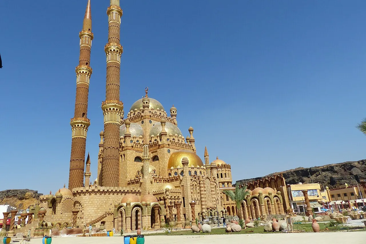 The domes and minarets of Al-Sahaba Mosque