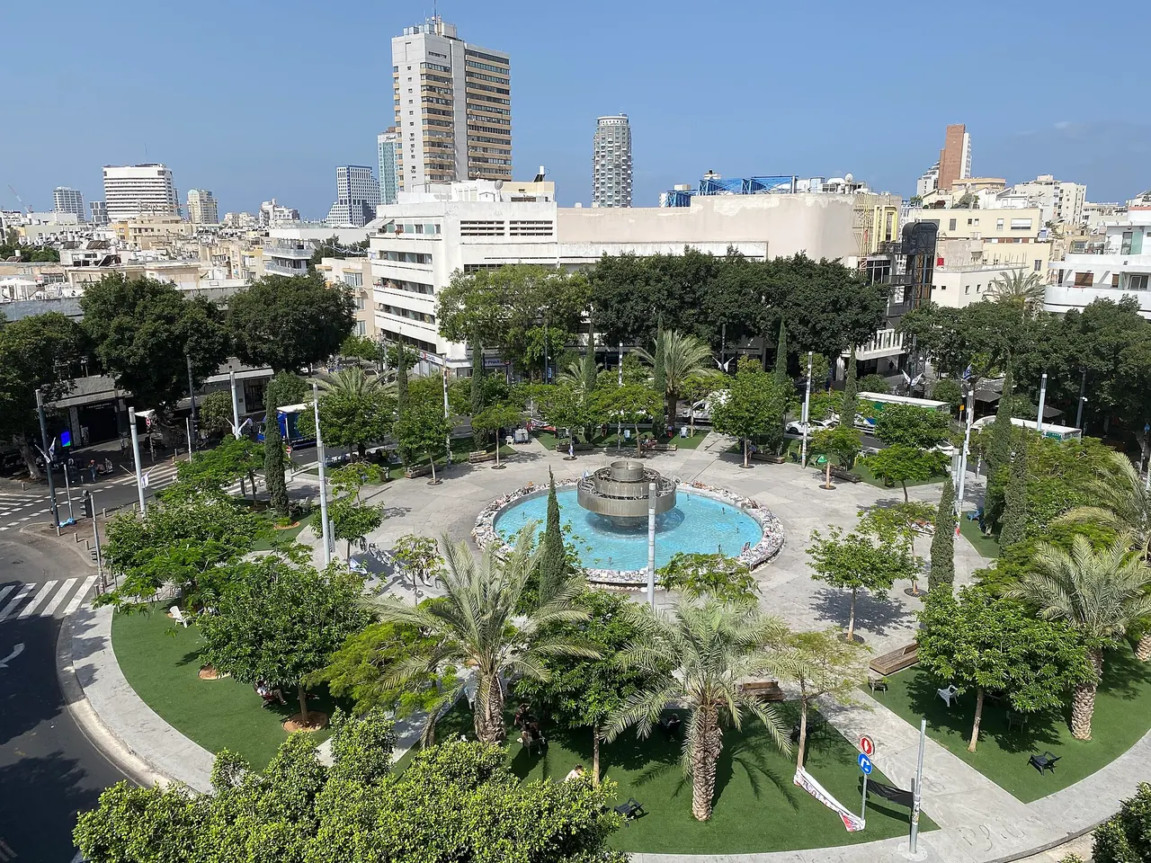 Dizengoff Square and its central fountain seen from above