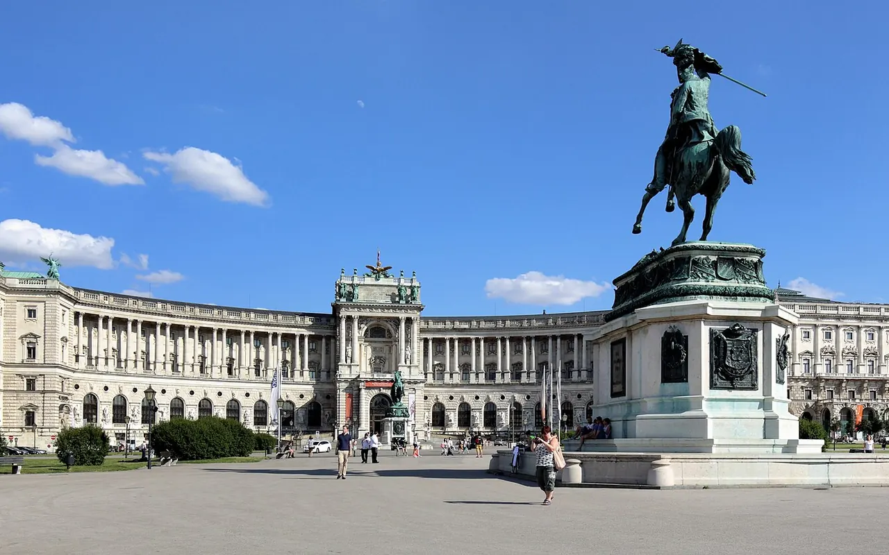 The curved Neue Burg facade of Vienna's Hofburg palace complex