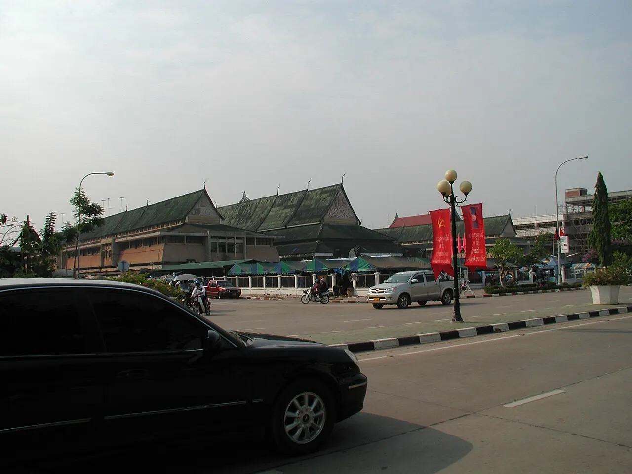 The street-facing entrance of Talat Sao market photographed in 2006