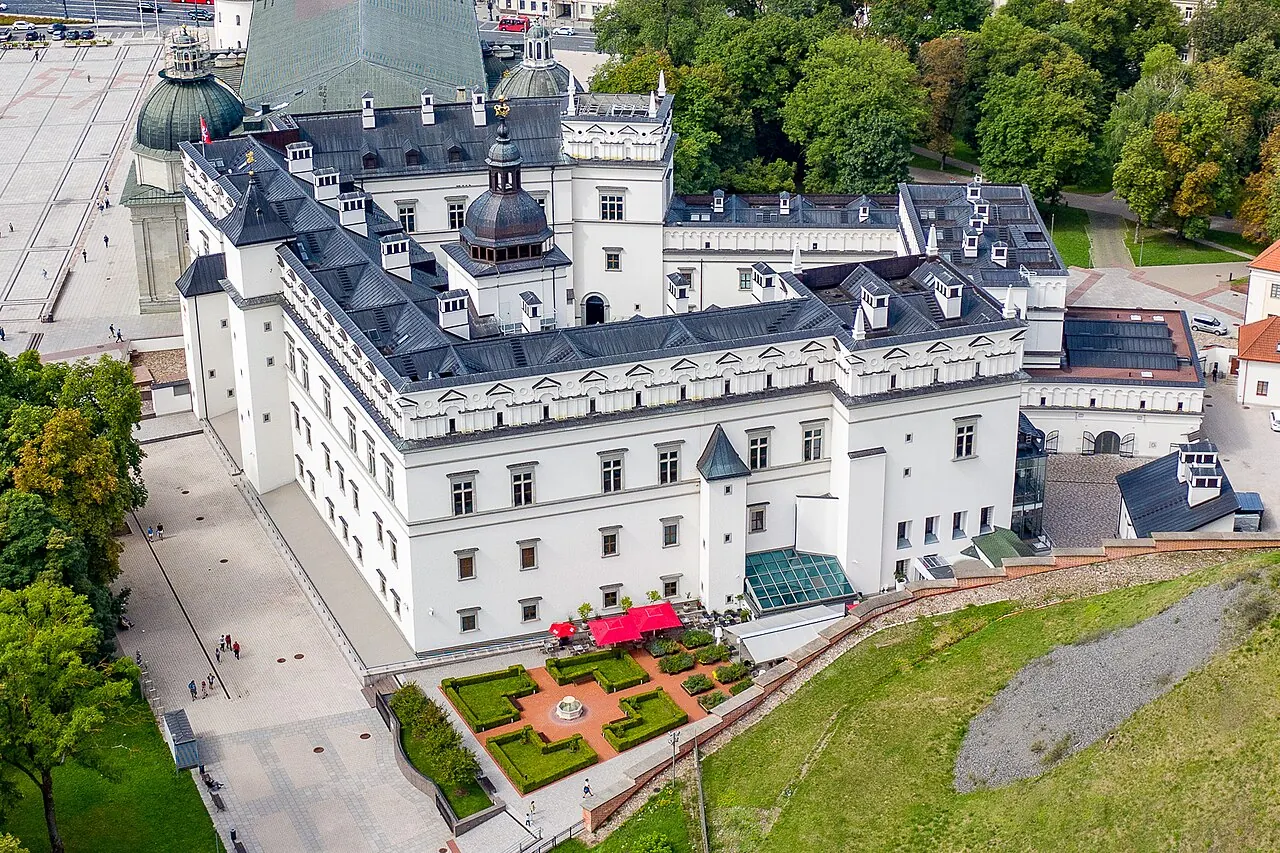 Der restaurierte Palast der Großfürsten am Domplatz in Vilnius