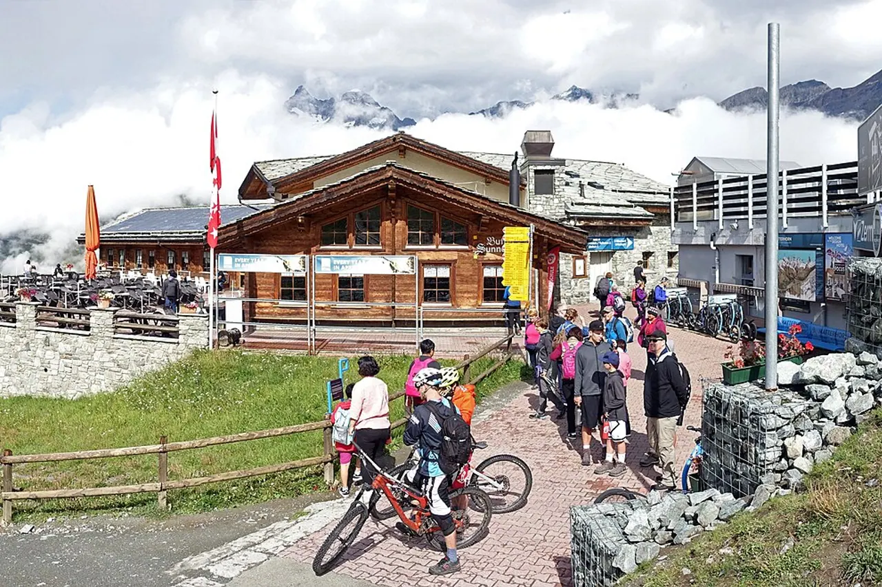 Die Berglandschaft von Sunnegga oberhalb von Zermatt