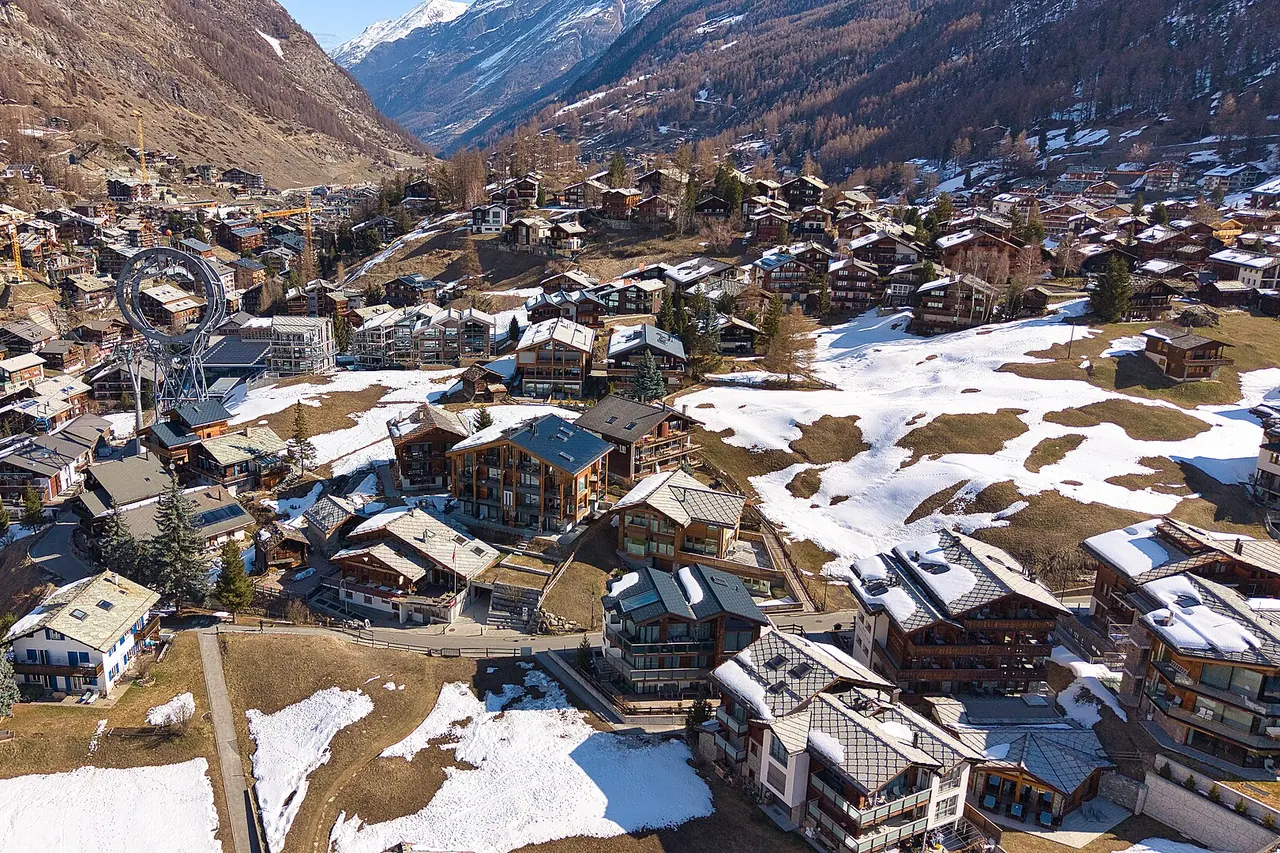 Winkelmatten und die Landschaft des südlichen Dorfteils unter dem Matterhorn